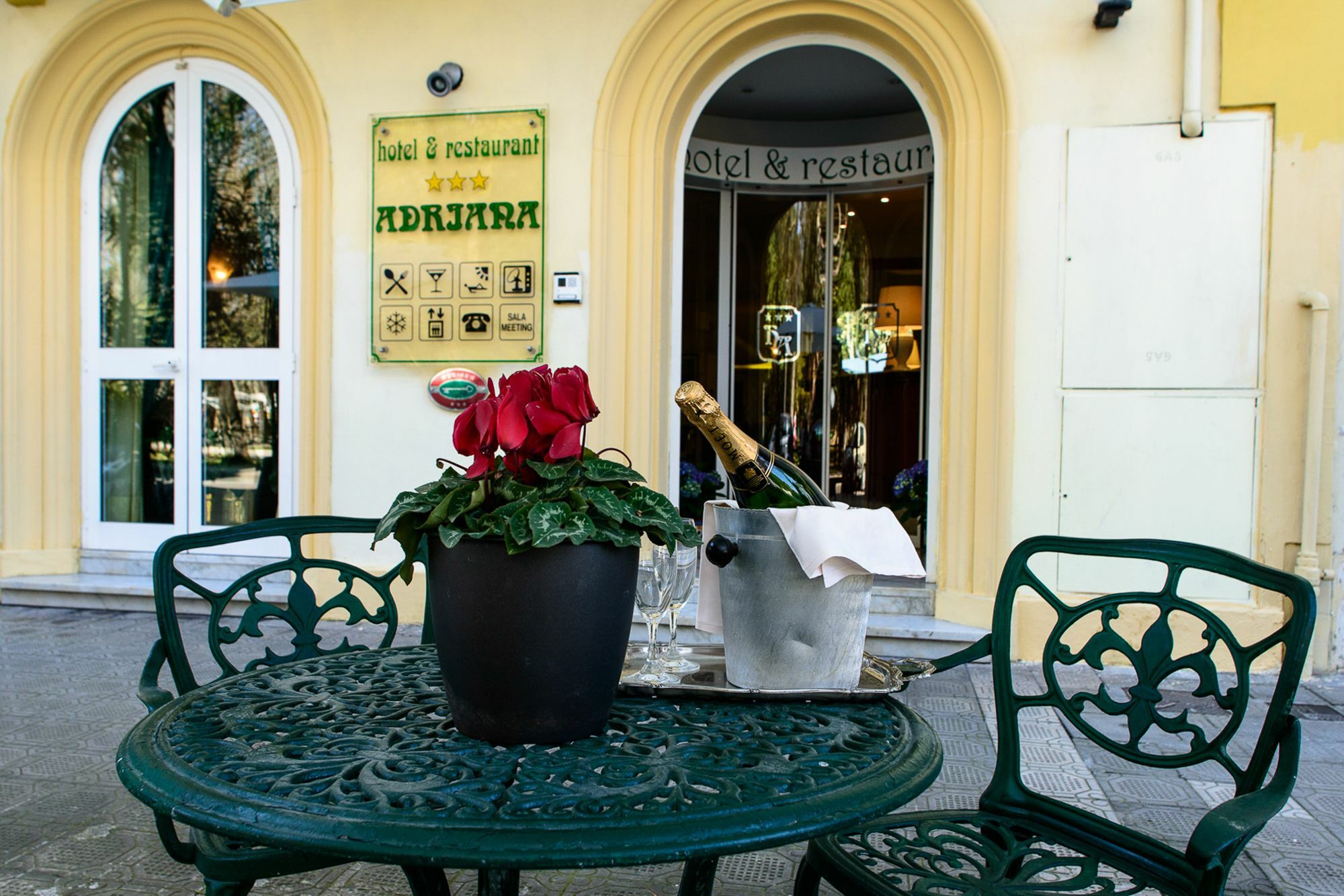 Hotel Villa Adriana Viareggio Luaran gambar